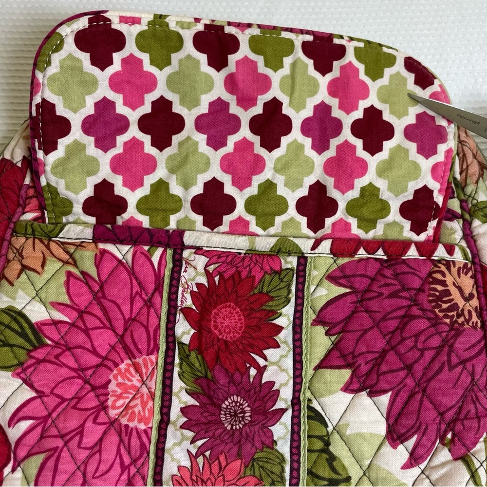 Vera Bradley Hello Dahlia Pink and Green Floral Backpack
Pre Loved - Picture 5 of 13